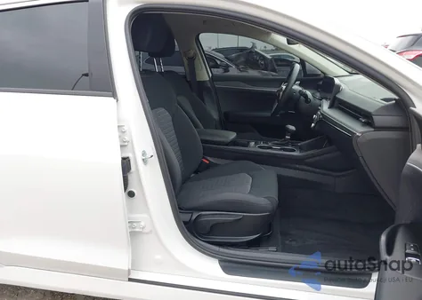 2026 Kia K5 Lxs Fwd z USA, uszkodzony, nr VIN KNAG24J70T5398732